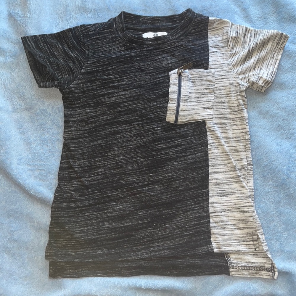 Used Boys Akademiks Short Sleeve T-shirt Sz 5